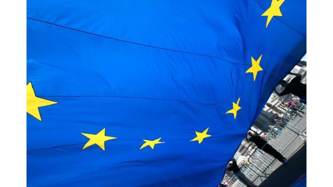 EU fẹ́ bẹ̀rẹ̀ àtẹ̀jáde ìka ọwọ́ àti àwòrán ojú ní ààlà rẹ̀