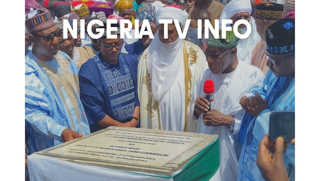 Obasanjo Ṣí Ilé Ìpàdé Àgbáyé Ahmadu Bello, Ní Kílọ̀ Pé Kòsí Orílẹ̀-Èdè Tó Lè Dágbà Láì Ní Ìfowósowọpọ̀ Pẹ̀lú Àgbáyé