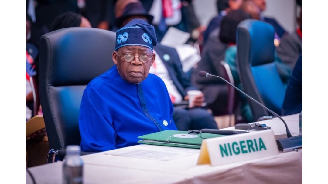 Ní ìpẹ̀yà Buhari àti Tinubu: Àwọn Jẹ́nérálì tó ju 500 lọ ni wọ́n fìfún nífá sílẹ̀ lá despite ìdílé ìjà tí ń pọ̀ síi